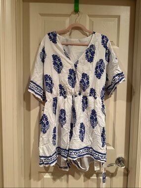 Cupshe White Tunic with Blue Floral Motif